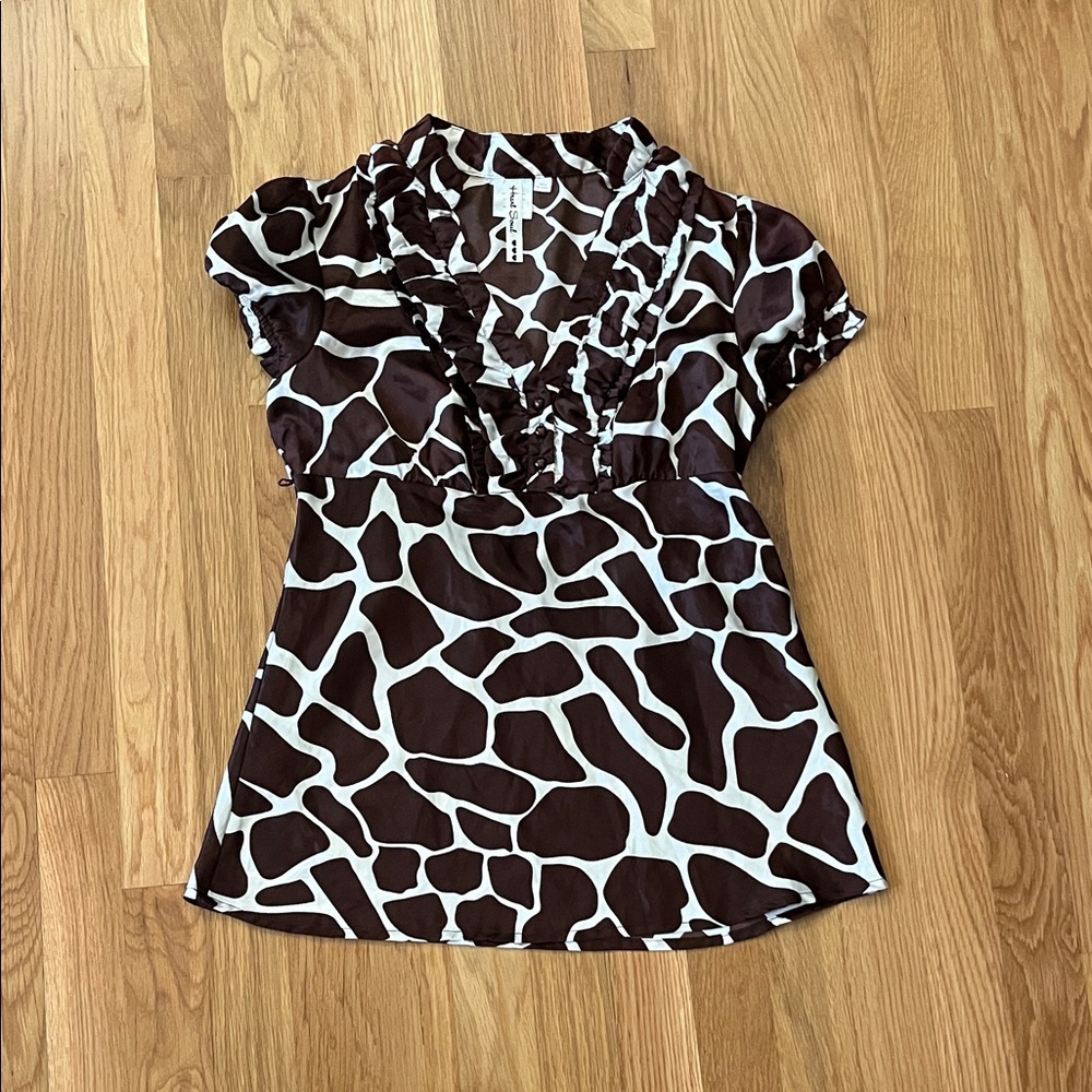 Heart Soul Brown and White Giraffe Print Blouse
